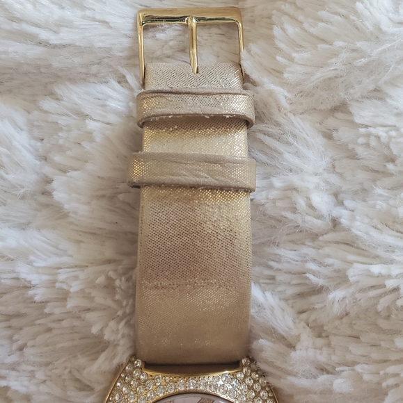 GUESS Gold Swarovski Crystal Watch - Picture 9 of 12